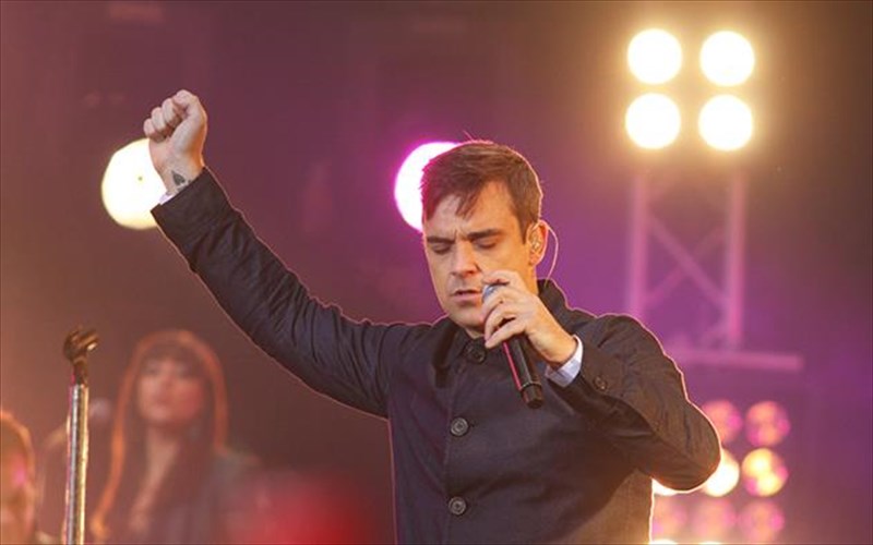 robbie-williams-pira-antikatathliptika-gia-tous-daimones-mou