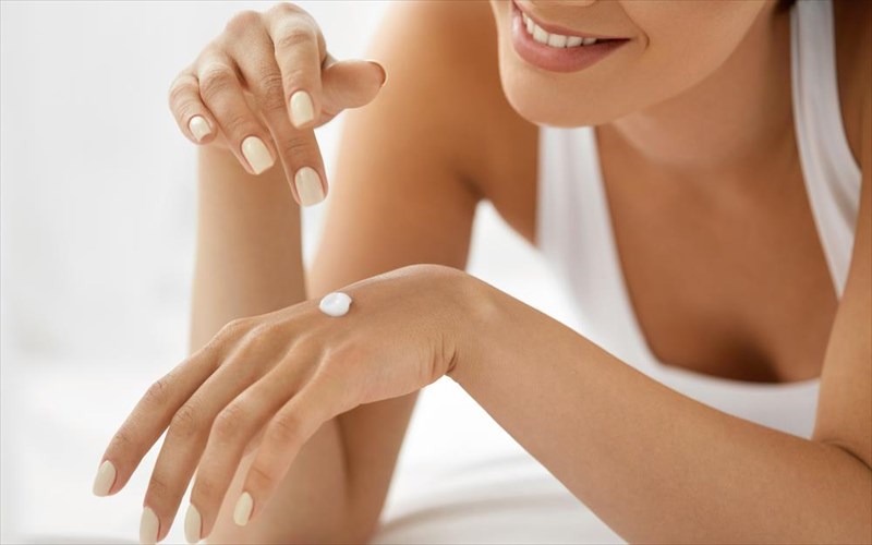 fetos-kratame-ta-xeria-mas-neanika-me-eksi-bimata