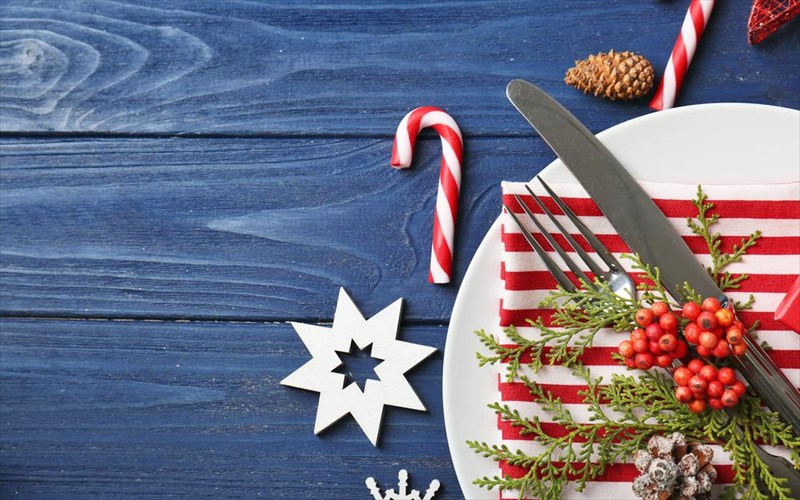 xristougenniatiko-mosxaraki-gia-to-eortastiko-trapezi-apo-ton-basili-kallidi