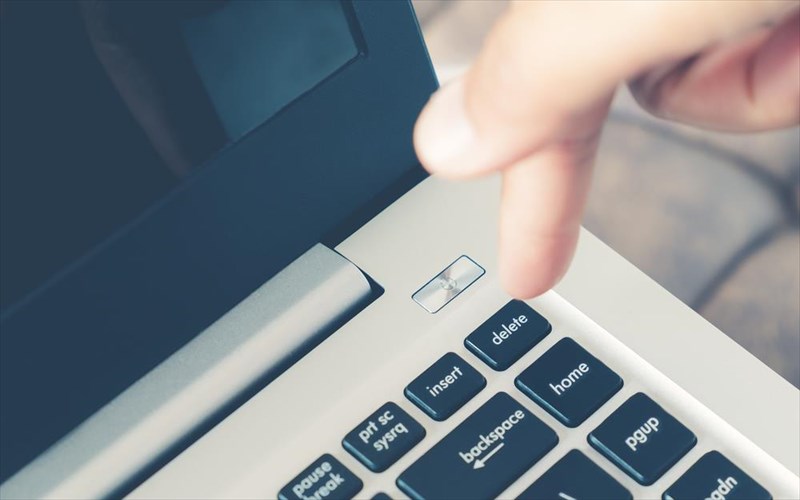 apo-ti-thapethanoume-eksartatai-apo-ti-douleia-mas