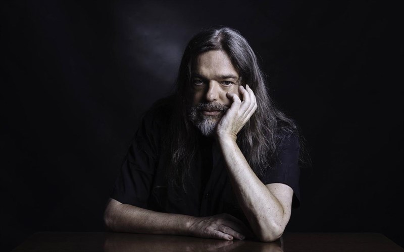 o-dimitris-papadimitriou-stis-sunantiseis-me-mousikous-ston-iano