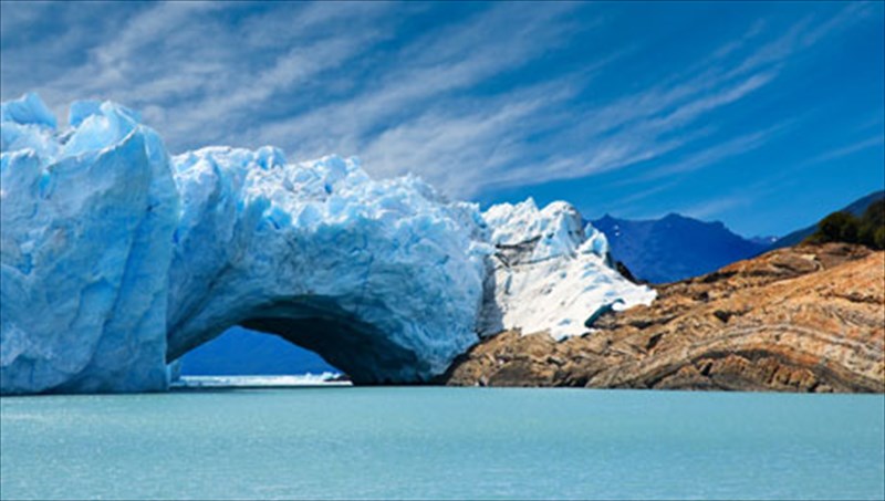 gi-tou-puros-taksidi-sti-notioteri-akri-tou-kosmou