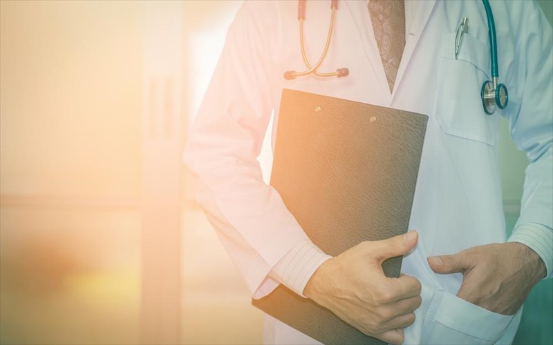 auksisi-tou-karkinou-tou-paxeos-enterou-stous-neous