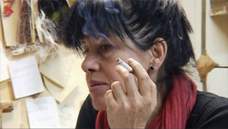 i-sunantisi-ton-fulon-stin-tainiothiki-tis-ellados