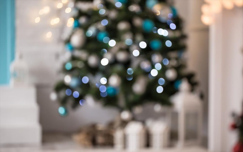 o-dekalogos-ton-xristougennon-me-lampakia