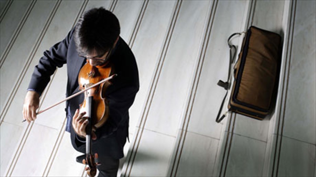 o-leonidas-kabakos-sto-megaro-me-sonates-tou-mpetoben