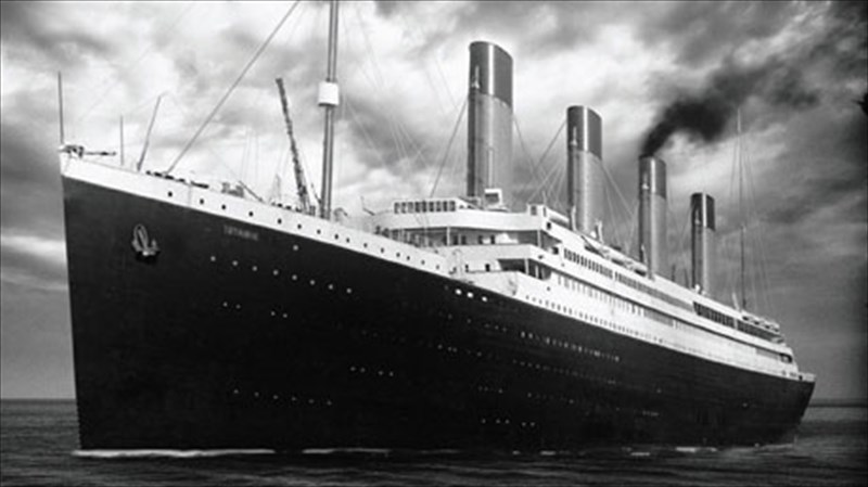 o-muthos-tou-titanikou-zei-kai-basileuei