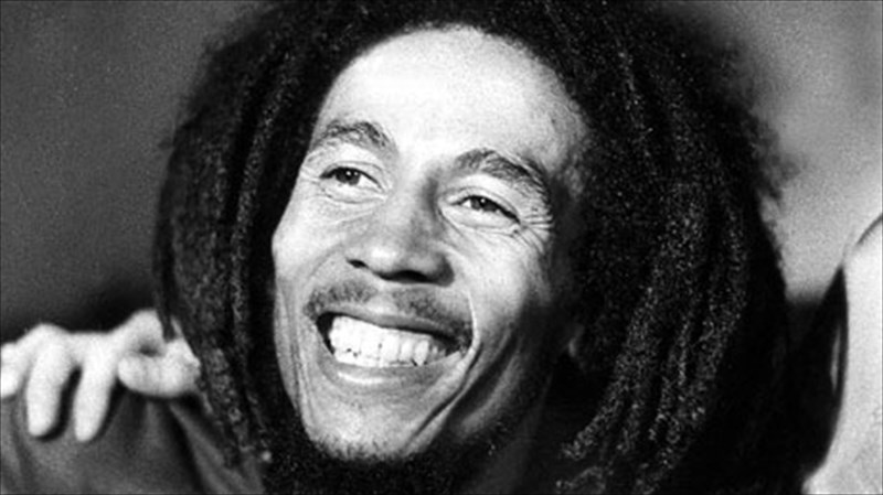 mia-bradia-foros-timis-ston-bob-marley