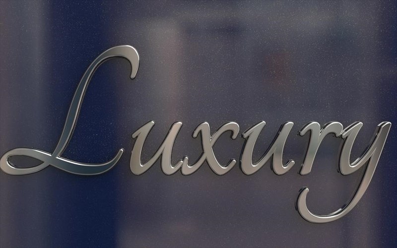 otan-i-poluteleia-epistrefei-sto-suntagma-gia-na-milisei-ellinika-poluteleia-epistrefei-sto-suntagma-gia-na-milisei-ellinika