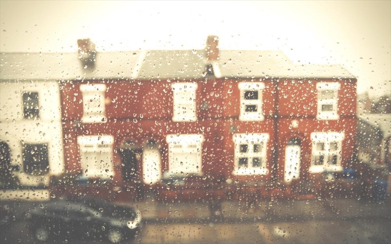 oi-pio-broxeres-europaikes-poleis-pou-den-prepei-na-episkefteite-xoris-omprela