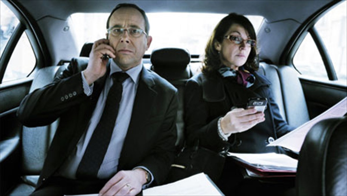 enas-ideologos-ypourgos-me-brabeia