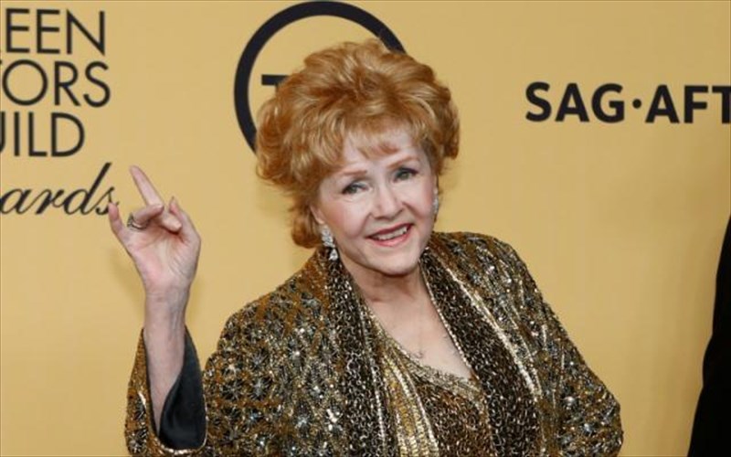 pethane-i-debbie-reynolds-mitera-tis-carrie-fisher-debbie-reynolds-mitera-tis-carrie-fisher