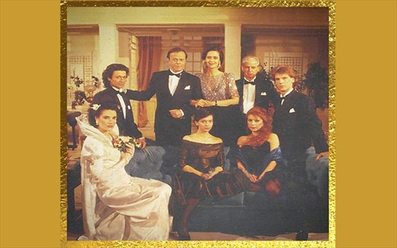 tin-protoxronia-i-lampsi-anabionei-sto-romantso-lampsi-anabionei-sto-romantso