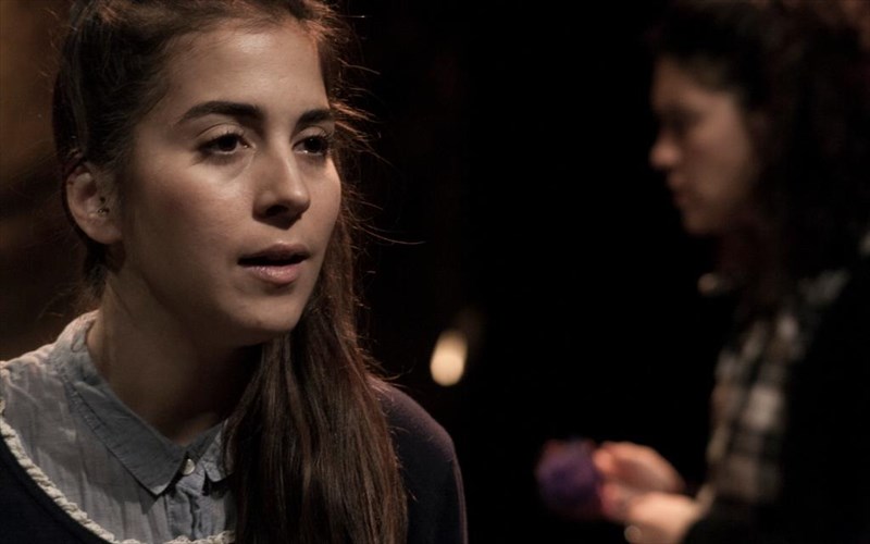 protes-fotografies-apo-ton-ntetektib-sto-skrow