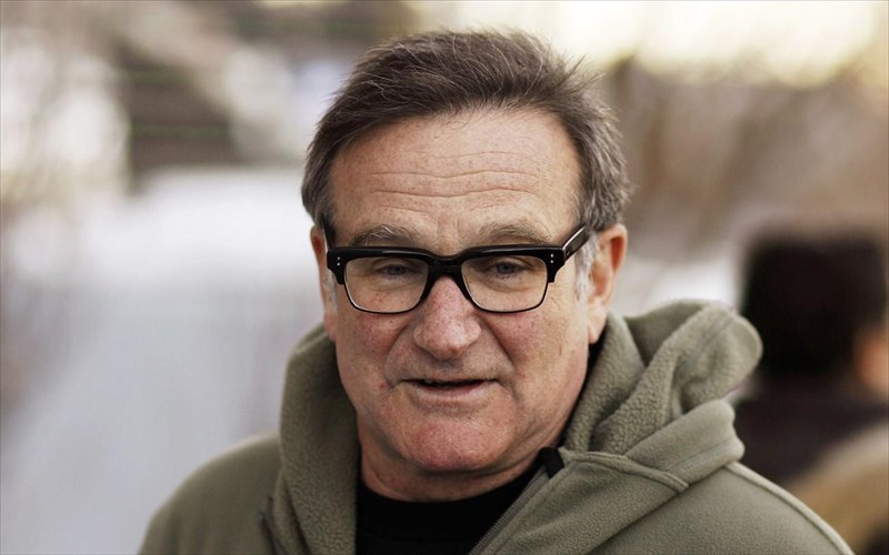 o-robin-williams-aporrifthike-apo-ton-xari-poter-logo-katagogis