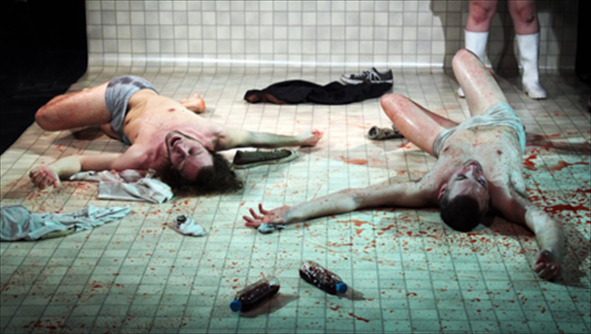 oloklironoun-tis-parastaseis-tous-takatharmata-r-garcia