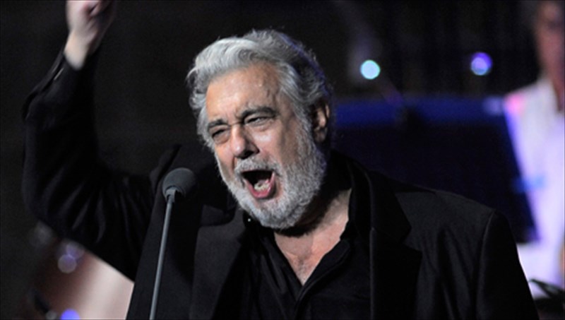 o-placido-domingo-stin-teleutaia-live-opera-night