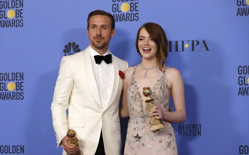 emma-stone-katerreusa-sta-gurismata-tou-crazy-stupid-love