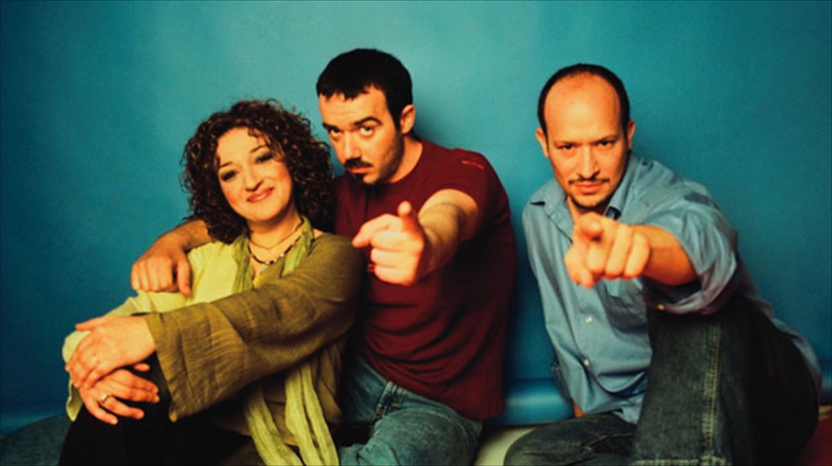 mousika-taksidia-apo-to-trifono