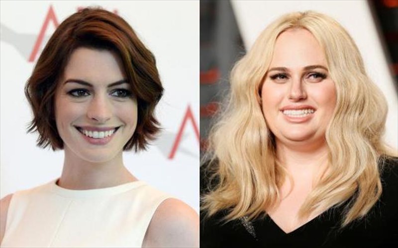 anne-hathaway-kai-rebel-wilson-sto-rimeik-tou-apateones-kai-tzentlemen