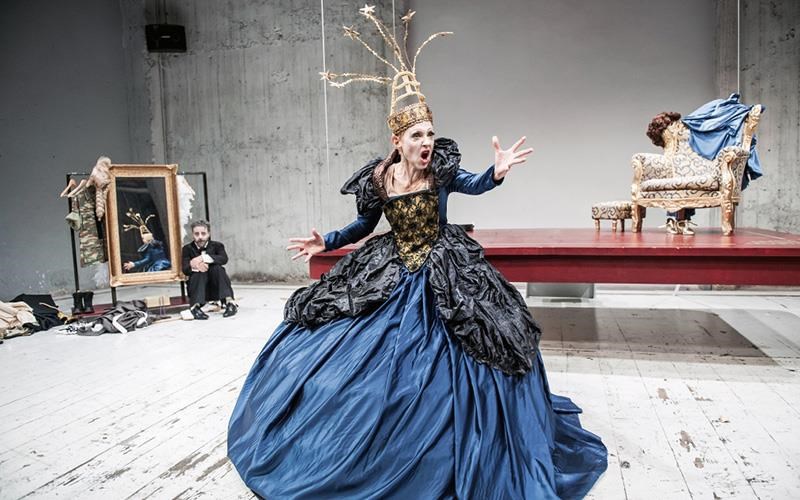 kritiki-anazitisi-ton-orion-sostou-lathous-mesa-apo-ena-upokritiko-resital