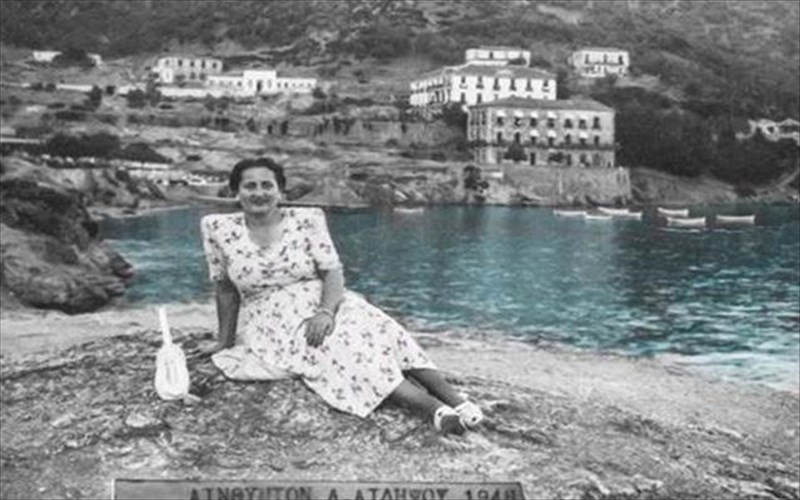 i-popi-tsoukatou-bazei-xroma-se-aspromaures-fotografies-tou-50-kai-tou-60