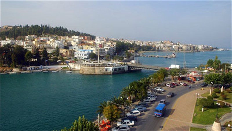 xalkida-i-poli-me-ta-trela-nera-poli-me-ta-trela-nera