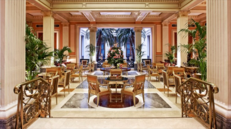 ekler-kai-liker-stin-anoiksiatiki-megali-bretannia