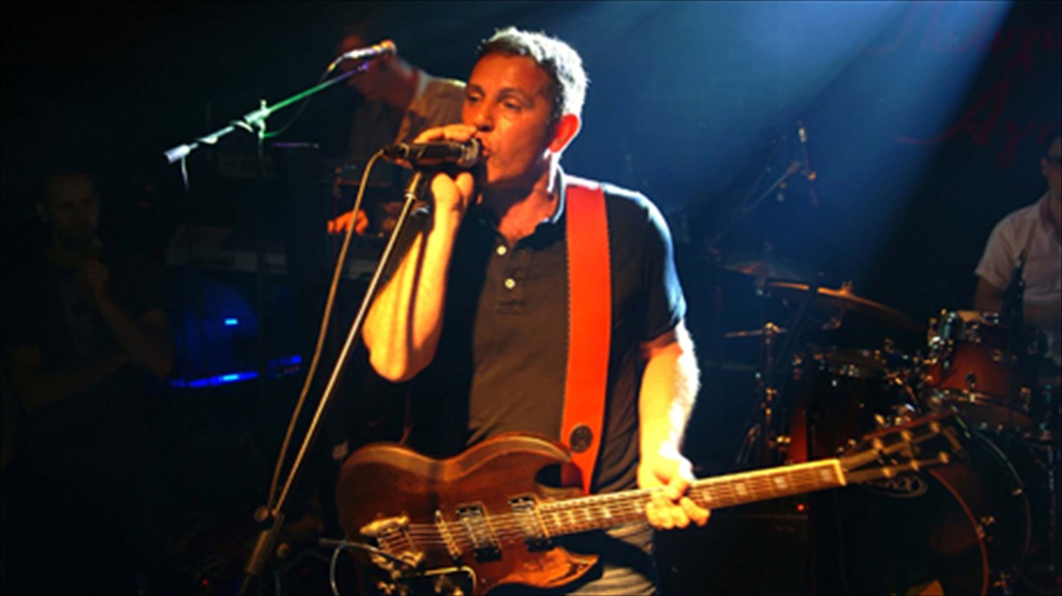 parateinontai-oi-emfaniseis-tou-paulou-paulidi-sto-gualino-mousiko-theatro