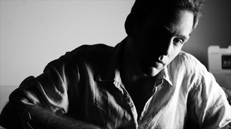 enas-idiaiteros-ekatommuriouxos-sto-faust