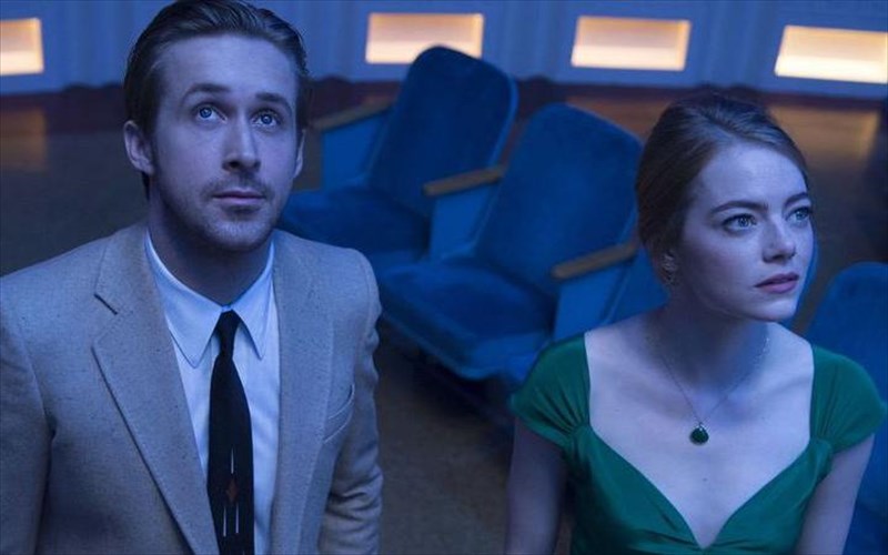 to-la-la-land-thriambeuse-kai-sta-directors-guild-awards