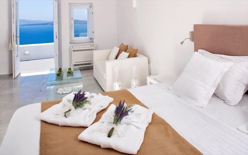 sta-45-kalutera-ksenodoxeia-tis-europis-ksexorizei-kai-i-ellada-ellada