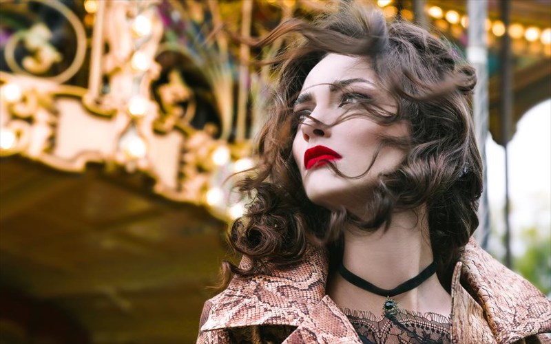 to-makigiaz-mias-eroteumenis-me-parizianiko-aera