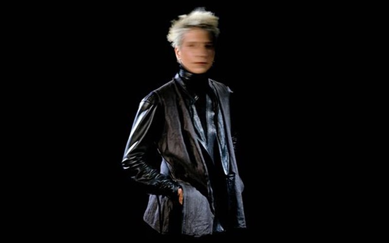 i-fashion-curator-lydia-kamitsis-gia-mia-ebdomada-sto-residency-tis-atopos-cvc