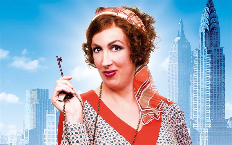 i-annie-epistrefei-sti-skini-tou-west-end