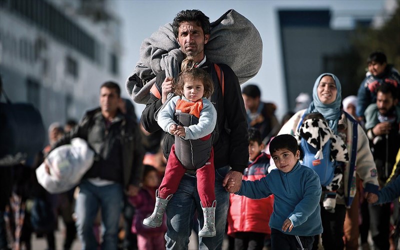 11-fotografoi-apotuponoun-to-prosfugiko-se-ena-biblio