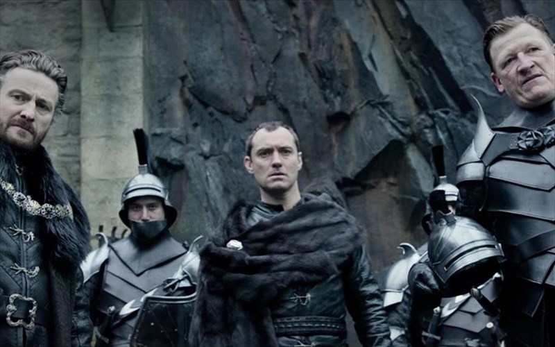 neo-epiko-treiler-tou-neou-basilia-arthourou-me-ton-Jude-law