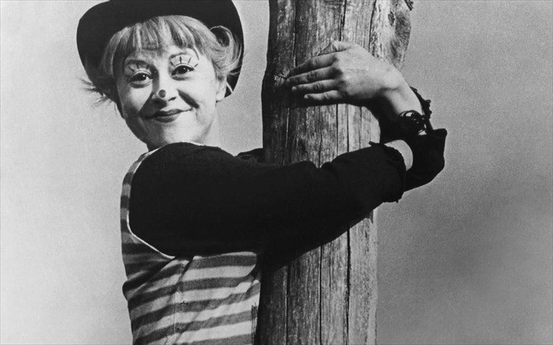 la-strada-tou-fellini-sti-skini-me-ti-mageia-tou-cirque-du-soleil