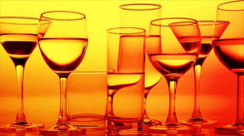 pio-blabero-apo-tin-iroini-to-alkool-gia-tin-ugeia