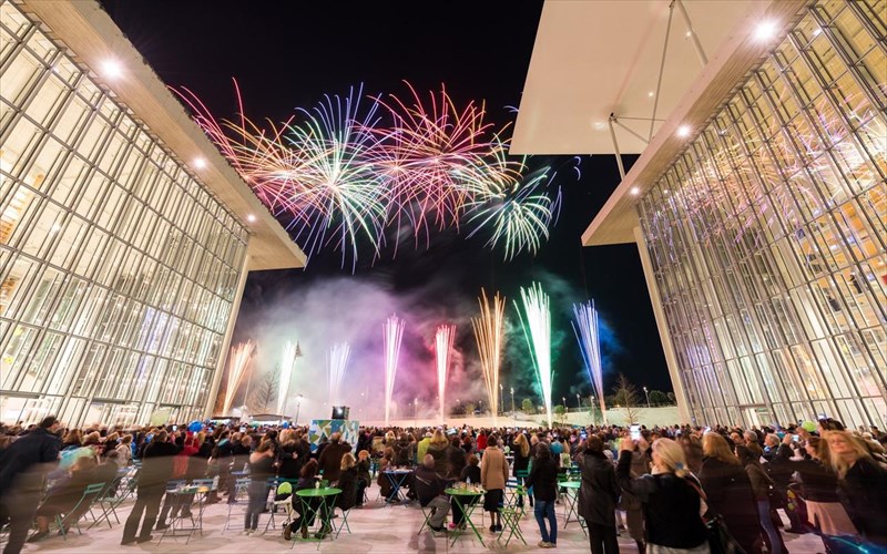 to-kpisn-paradothike-sto-dimosio-me-mia-megaleiodi-giorti-photos