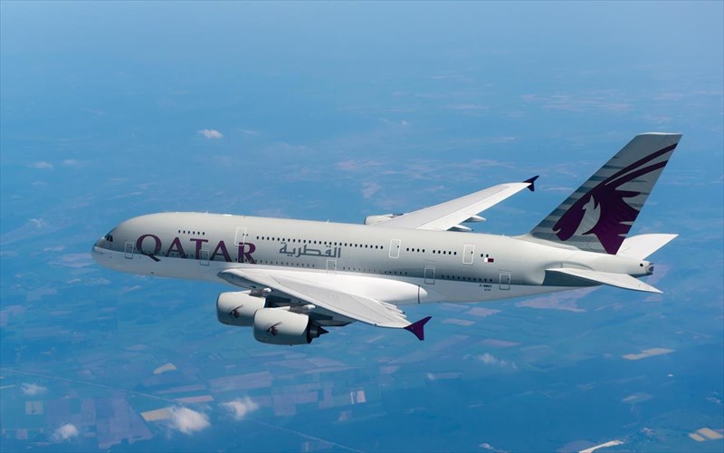 kerdiste-eisitiria-se-olo-ton-kosmo-me-tin-qatar-airways