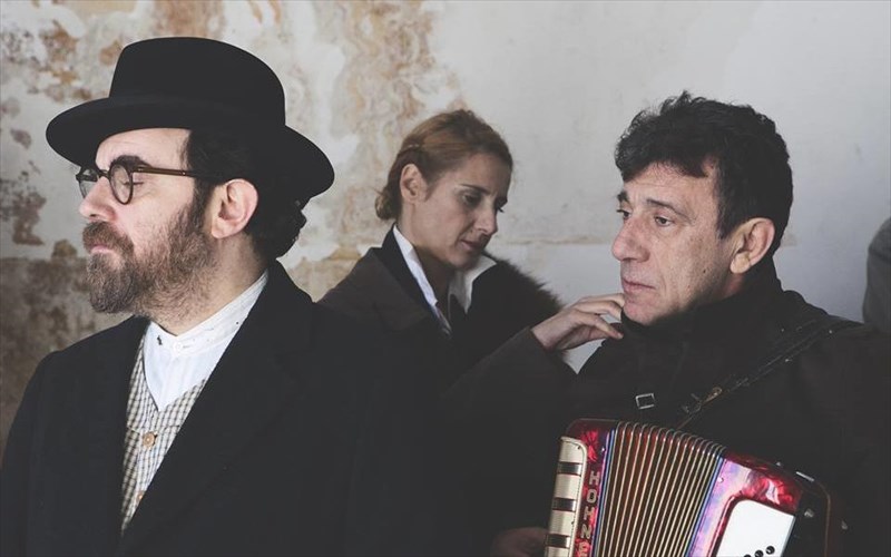 akubernites-politeies-apo-to-ethniko-kai-to-texnis--protes-fotografies-protes-fotografies