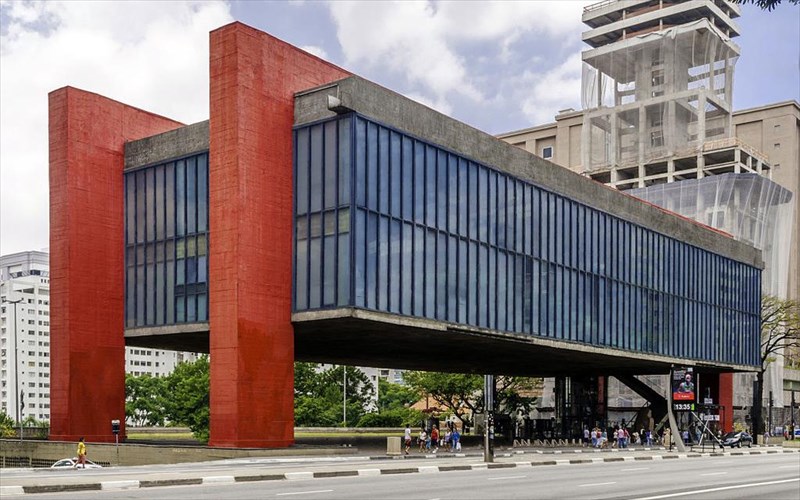 ta-deka-pio-omorfa-ktiria-tou-kosmou-sumfona-me-tous-arxitektones