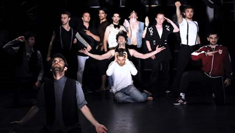 elliniki-premiera-gia-ton-polubrabeumeno-terens-maknali