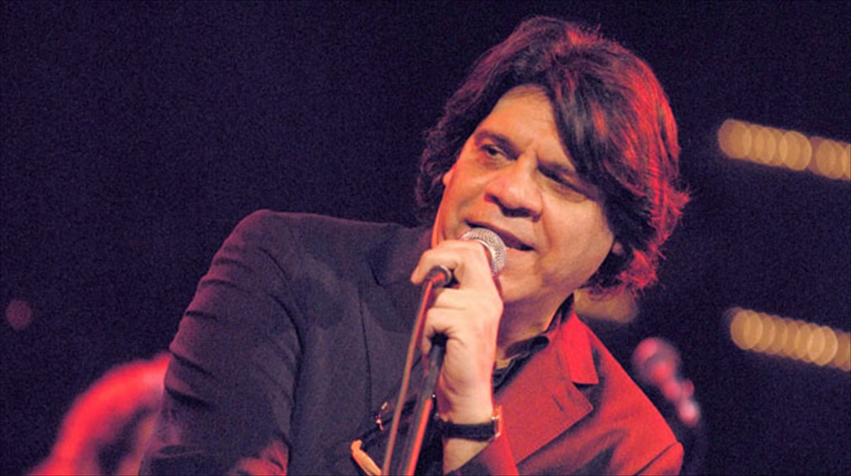 sunebi-stin-athina-me-ton-niko-ksudaki