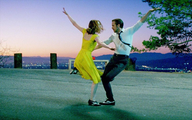 to-la-la-land-sunodeia-zontanis-orxistras-se-pagkosmia-periodeia