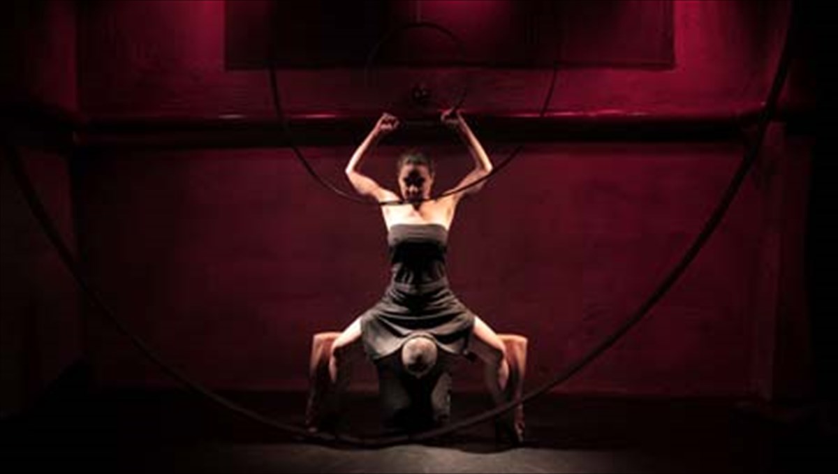 aulaia-me-to-pethaino-sa-xora-gia-to-1o-theatriko-festibal-tis-polis