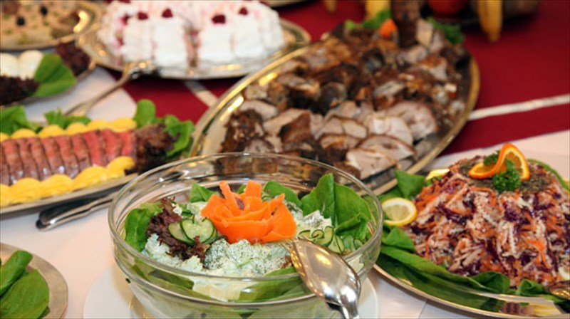 sto-perasma-tou-xronou-gemizoun-ta-piata