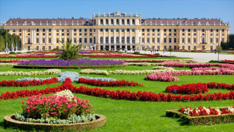 ta-9-pio-ksakousta-palatia-tou-kosmou-pio-ksakousta-palatia-tou-kosmou