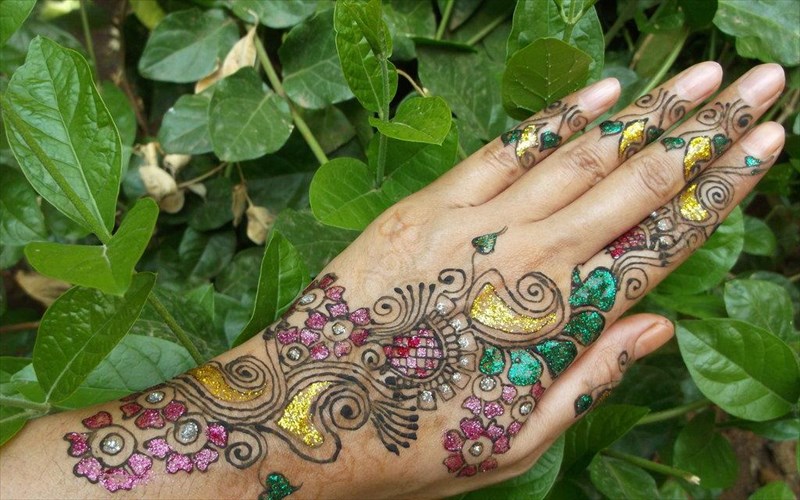 stin-omorfia-oti-lampei-den-einai-xrusos